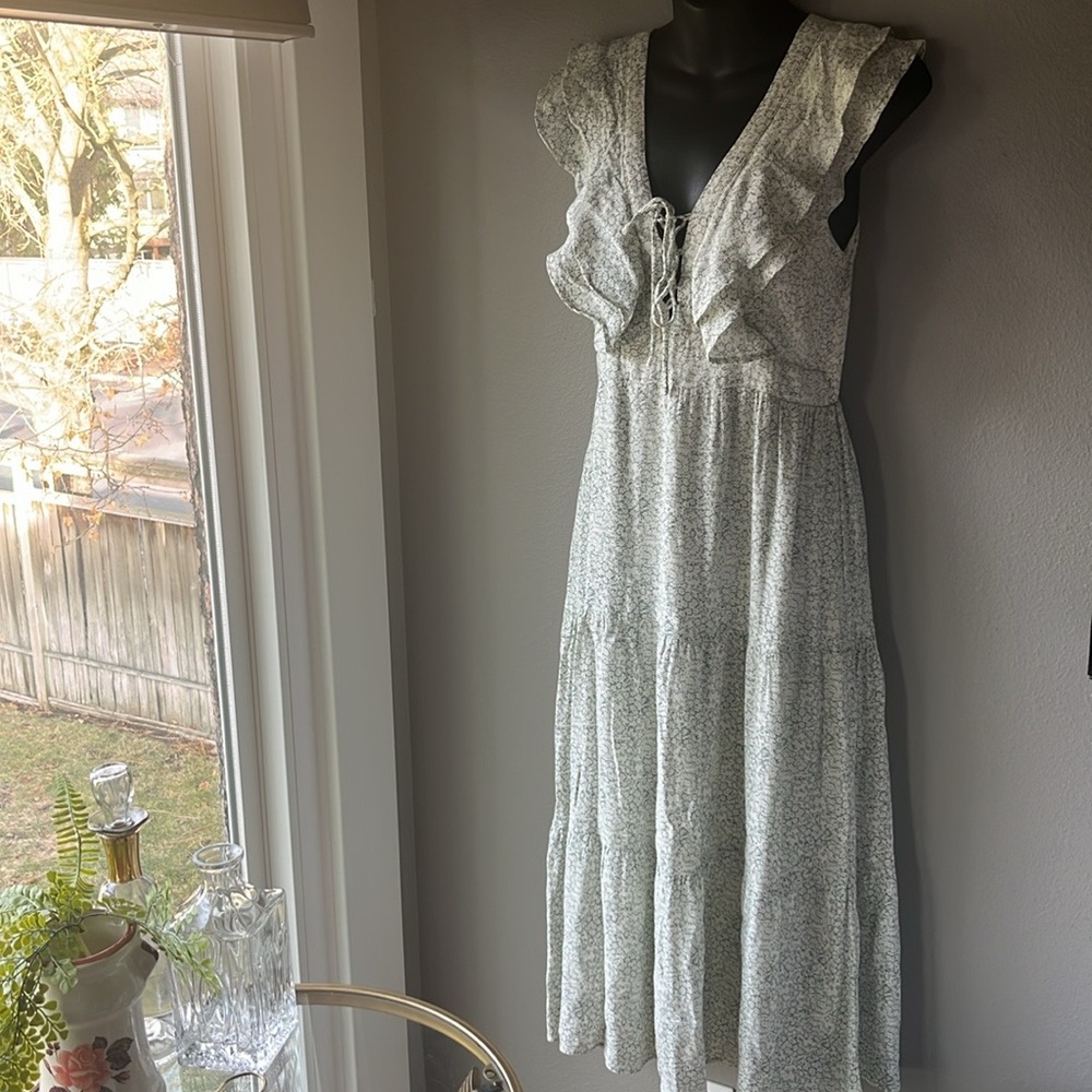 Lulus floral long prairie style dress cream & sage ruffles lined Size M